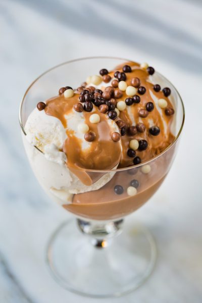 Liquid Speculoos Cookie Butter Milk Chocolate Sauce - 13 lbs.